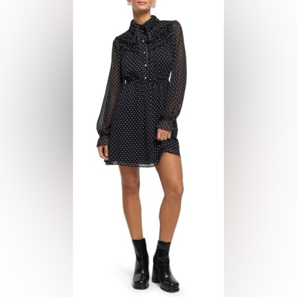 Long Sleeved Short Dress black and white Polka dot